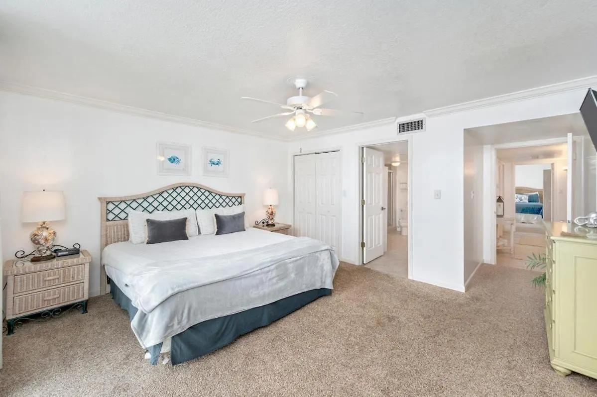 2085 - Beachfront Shoreline Towers - Free Beach Setup Destin