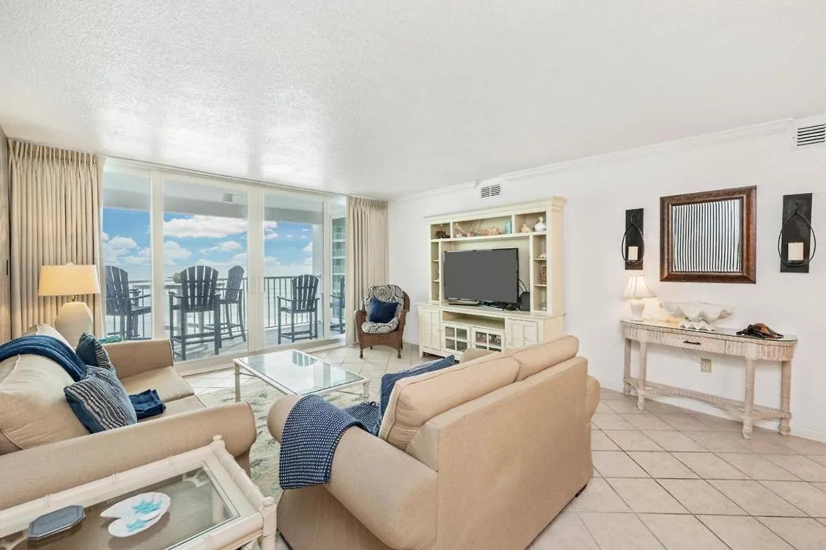 2085 - Beachfront Shoreline Towers - Free Beach Setup Destin