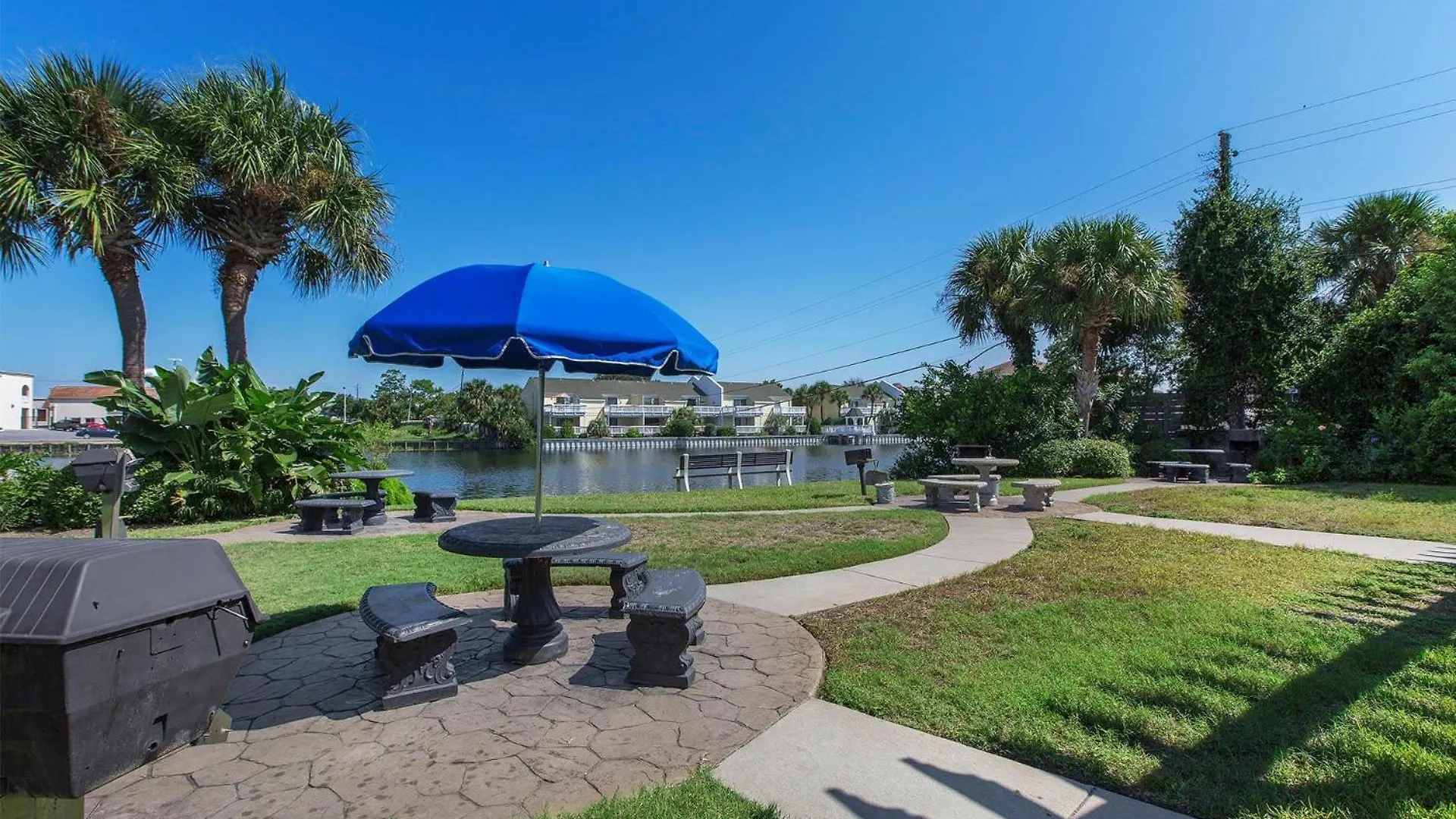 2085 - Beachfront Shoreline Towers - Free Beach Setup Destin Holiday home
