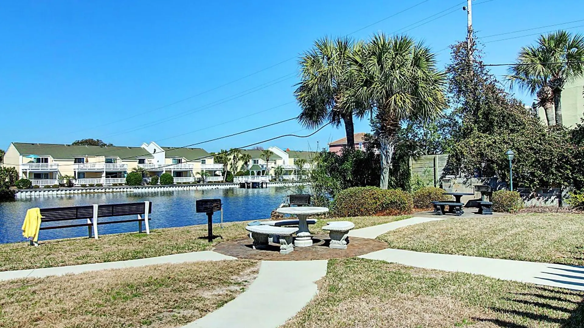 2085 - Beachfront Shoreline Towers - Free Beach Setup Destin United States